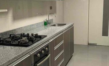 Alquiler en Primer Piso con áreas comunes piscina, sauna