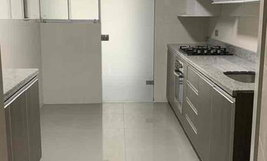 Alquiler en Primer Piso con áreas comunes piscina, sauna