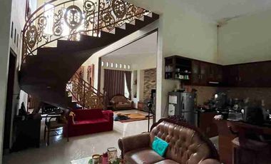 Rumah Mewah 2 Lantai Dijual di Karanganyar Solo