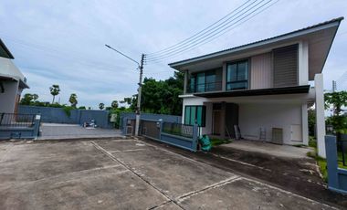Corner Single House on the Largest Plot in the Project  Mooban Patreeda Avenue 2 (Patreeda Avenue 2), Sam Khok, Pathum Thani  Land size: 118.9 sq.wah