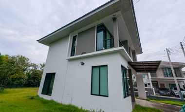 Corner Single House on the Largest Plot in the Project  Mooban Patreeda Avenue 2 (Patreeda Avenue 2), Sam Khok, Pathum Thani  Land size: 118.9 sq.wah