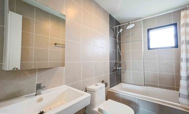 Corner Single House on the Largest Plot in the Project  Mooban Patreeda Avenue 2 (Patreeda Avenue 2), Sam Khok, Pathum Thani  Land size: 118.9 sq.wah