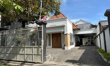 Rumah disewakan di RW 04, Ngagel, Wonokromo, Surabaya, Jawa Timur