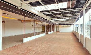 LOCAL EN SEGUNDO PISO, AZOGUES - HOSPITAL CATÓLICO