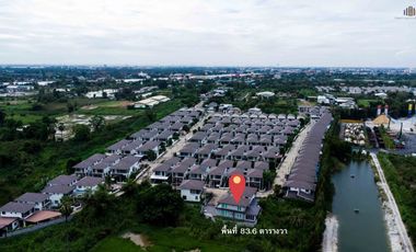 Corner Resort-Style Home – Patreeda Avenue 2, Sam Khok, Pathum Thani  Spacious single-detached–style twin home, fully extended and newly furnished.