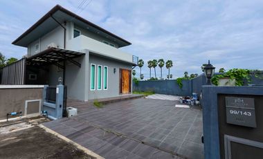 Corner Resort-Style Home – Patreeda Avenue 2, Sam Khok, Pathum Thani  Spacious single-detached–style twin home, fully extended and newly furnished.