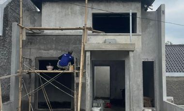 RUMAH MEWAH DI COLOMADU