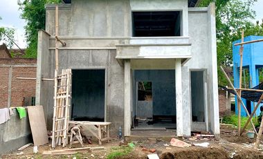 RUMAH MEWAH DI COLOMADU