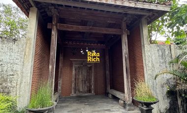 RUMAH LANGKA ETNIK JAVANESE STYLE LUAS SEMI FURNISHED SIAP PAKAI DI JOGJA UTARA AREA JALAN KALIURANG KM 10