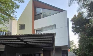 Rumah Cantik 2 Lantai di Cluster Trevista Rempoa Ciputat