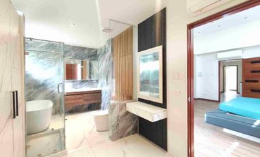 big house with swimming pool for sale in Vista Grande, Cebu