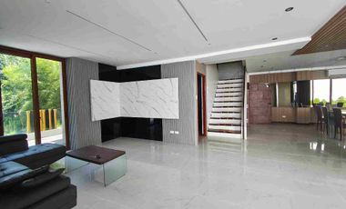 big house with swimming pool for sale in Vista Grande, Cebu