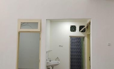 Disewa Rumah 1,5 Lantai Siap Huni Baru Selesai Renovasi Atap Sudah Baja Ringan Citra Garden 5 Kalideres Jakarta Barat