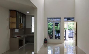 Disewa Rumah 1,5 Lantai Siap Huni Baru Selesai Renovasi Atap Sudah Baja Ringan Citra Garden 5 Kalideres Jakarta Barat