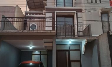 Dijual Rumah 3 Lantai Full Furnish di D’Marco Diamond Depok Free Mobil