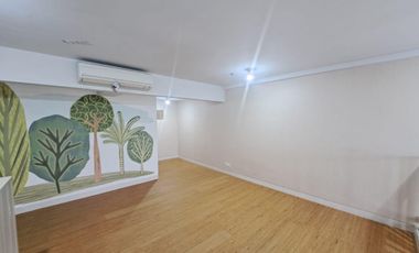 Disewakan ruang kantor di Soho Pancoran tipikal Manhattan Unfurnished - Jakarta Selatan.