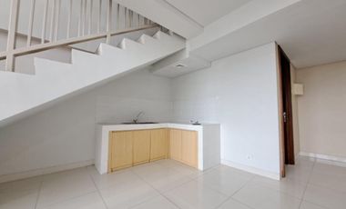 Disewakan ruang kantor di Soho Pancoran tipikal Manhattan Unfurnished - Jakarta Selatan.