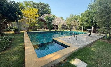 Luxury pool villa for sale near Chiang Mai city | Ready to move in, ready to invest  Hang Dong, Chiang Mai