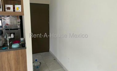 RENTA. El Mirador - Departamento en planta baja de 3 recámaras
