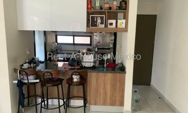 RENTA. El Mirador - Departamento en planta baja de 3 recámaras