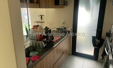 RENTA. El Mirador - Departamento en planta baja de 3 recámaras