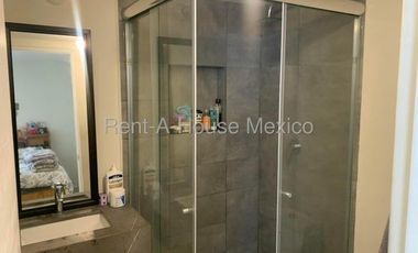 RENTA. El Mirador - Departamento en planta baja de 3 recámaras