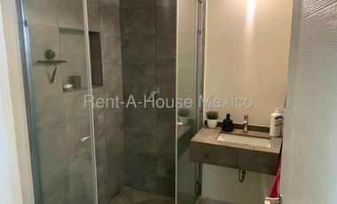 RENTA. El Mirador - Departamento en planta baja de 3 recámaras