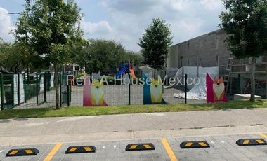 RENTA. El Mirador - Departamento en planta baja de 3 recámaras