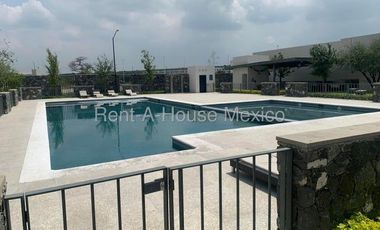 RENTA. El Mirador - Departamento en planta baja de 3 recámaras