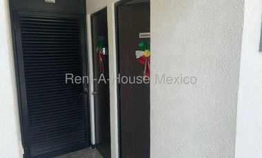 RENTA. El Mirador - Departamento en planta baja de 3 recámaras