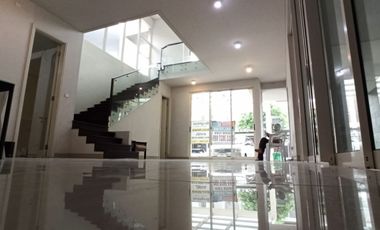 DIJUAL DISEWAKAN RUMAH BARU WISATA BUKIT MAS 430M2 GRAND PALAIS GABANNA SURABAYA BARAT
