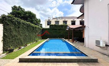 Rumah Dalam Town House Exclusive Dekat MRT Nawi