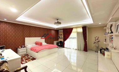 Rumah Dalam Town House Exclusive Dekat MRT Nawi