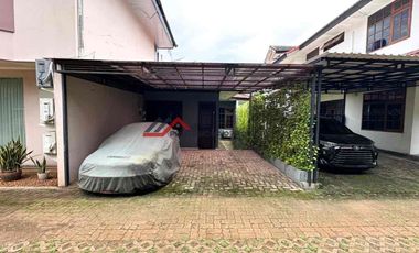 Rumah Dalam Town House Exclusive Dekat MRT Nawi