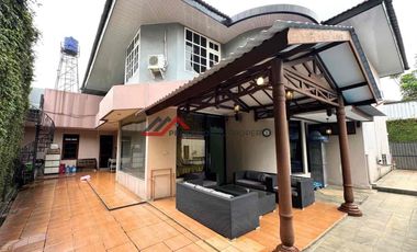 Rumah Dalam Town House Exclusive Dekat MRT Nawi