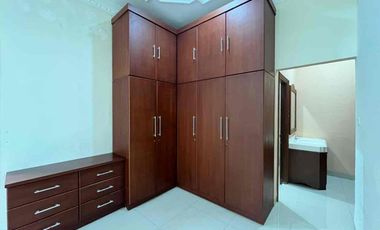 Disewakan Rumah Mewah jalan Hang jebat Kambang Iwak