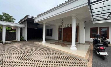 Disewakan Rumah Mewah jalan Hang jebat Kambang Iwak