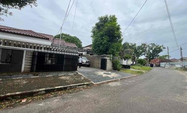 Disewakan Rumah Mewah jalan Hang jebat Kambang Iwak