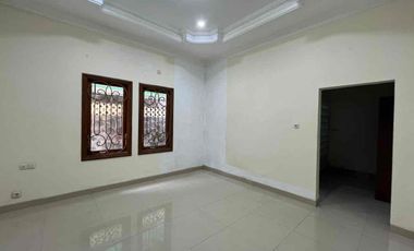 Disewakan Rumah Mewah jalan Hang jebat Kambang Iwak