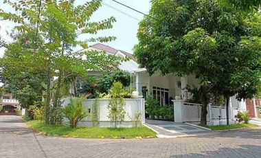 Waru Sidoarjo | Jual Rumah Hook Pojok Mewah Semi Furnished 370m² Deltasari Baru Indah Ngingas Juanda