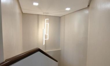 Good Deal Property in Makati: Spacious 4BR Loft in Kingswood Condominium for Sale