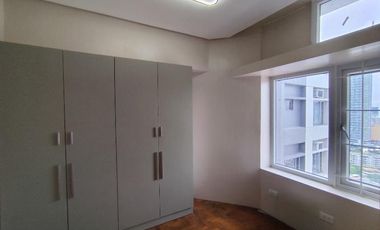 Good Deal Property in Makati: Spacious 4BR Loft in Kingswood Condominium for Sale