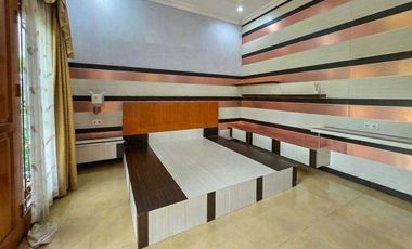 Rumah Hook 2,5 Lantai di Perumahan Kosambi Baru