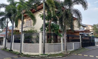 Rumah Hook 2,5 Lantai di Perumahan Kosambi Baru