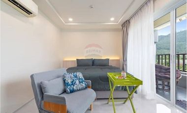 Modern Studio Condo with Lush Mountain View – Steps from Lamai Beach