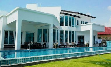 Stunning Absolute Beachfront villa for sale in Tha Sala, Nakhon Si Thammarat