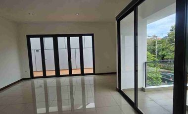 cluster eksklusif Asia Tropis Harapan Indah, lokasi strategis, nyaman, dan bebas banjir.