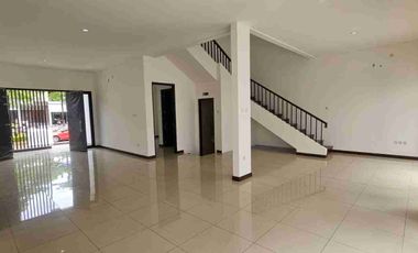 cluster eksklusif Asia Tropis Harapan Indah, lokasi strategis, nyaman, dan bebas banjir.