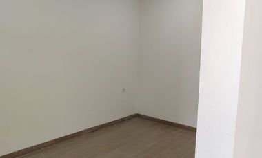 Rumah Baru 3 Lantai Desainnya Cakep di Taman Palem