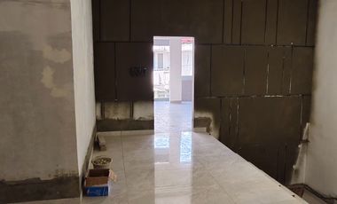 Rumah Baru 3 Lantai Desainnya Cakep di Taman Palem